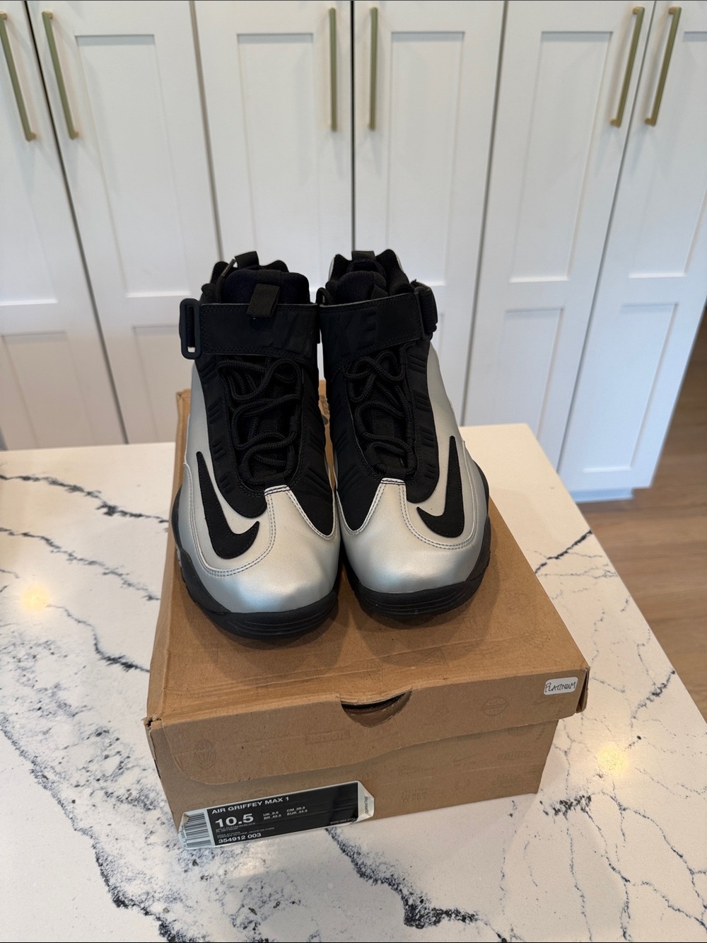 Men’s Nike Air Griffey Max 1 in Metallic Platinum/Black. - Picture 4 of 5